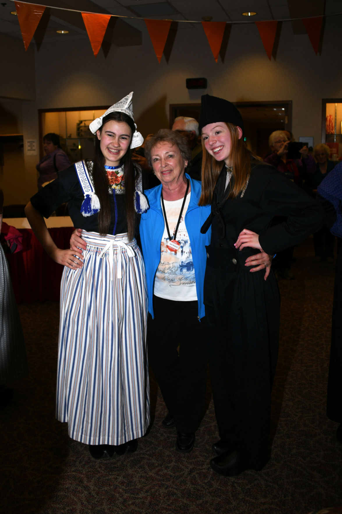141 Jani Pickrel posed with the Dutch dancers, a.k.a. the Dutchesses.JPG